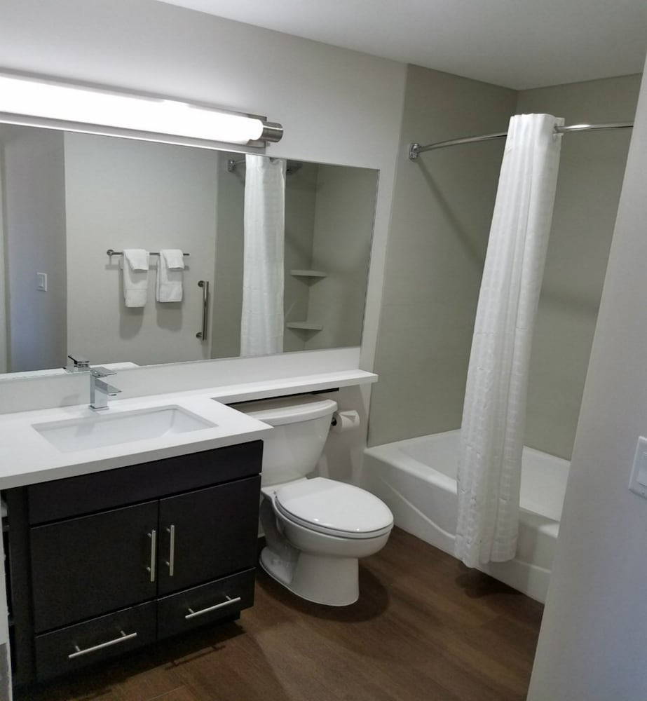 CANDLEWOOD SUITES KANSAS CITY - INDEPENDENCE 12/63