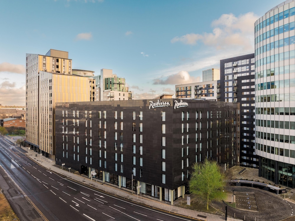 Radisson Hotel Manchester City Centre, A Verified Net Zero Hotel 90/91