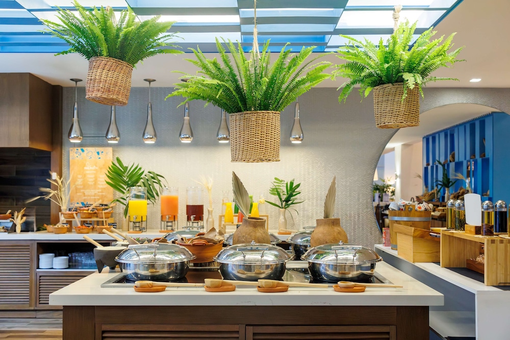 Avani Cancun Airport 24/42