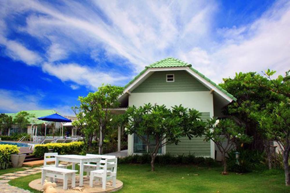 Sea Sky Beach Resort photo1