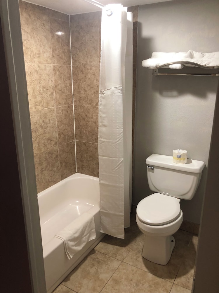 Executive Inn 26/28