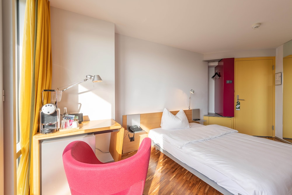 SEDARTIS SWISS QUALITY HOTEL 12/72