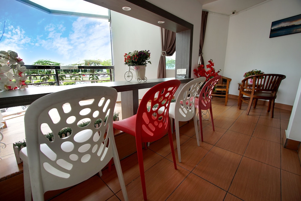 Pavilion Inn 27/28