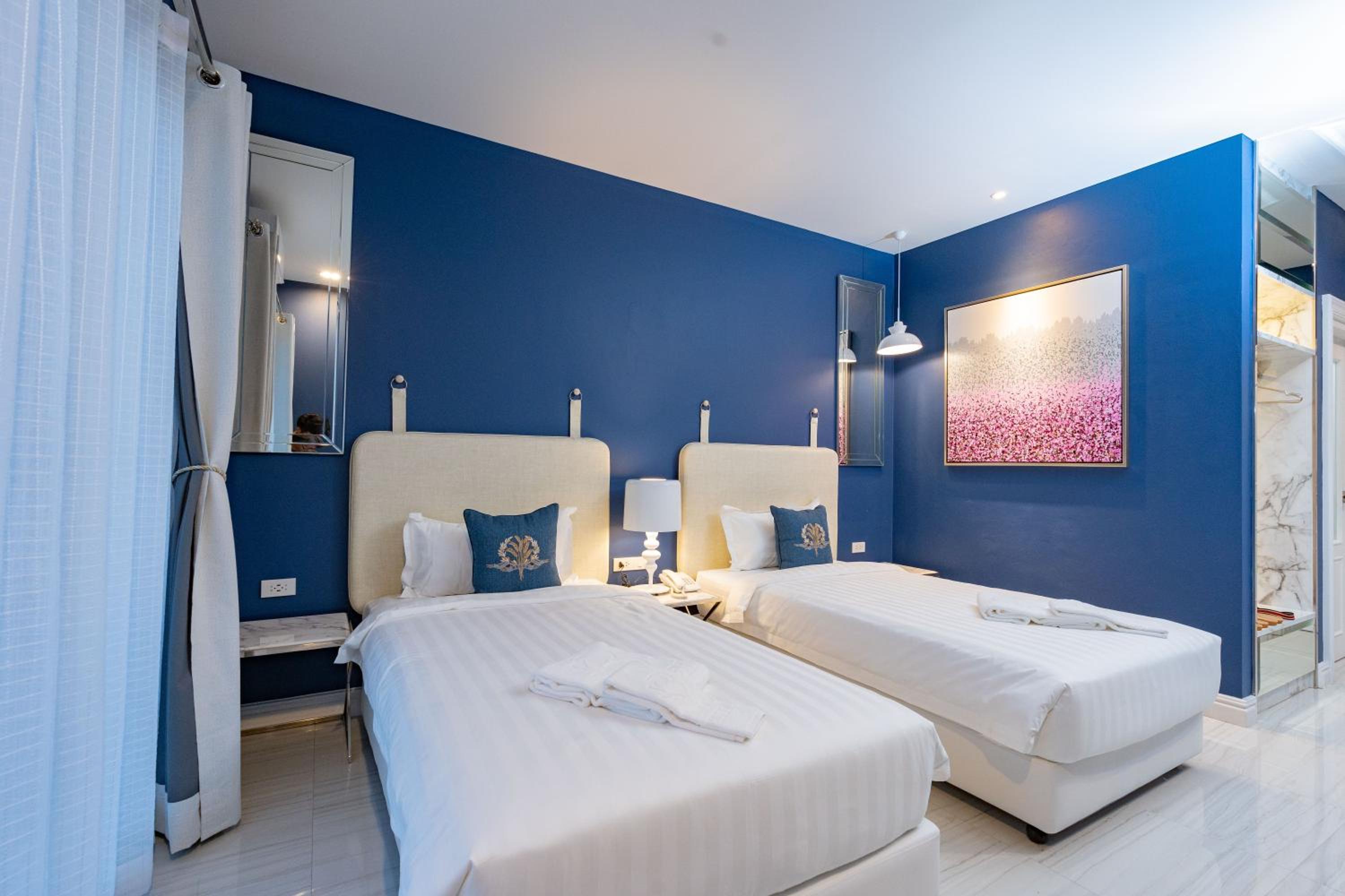Standard, Twin Beds