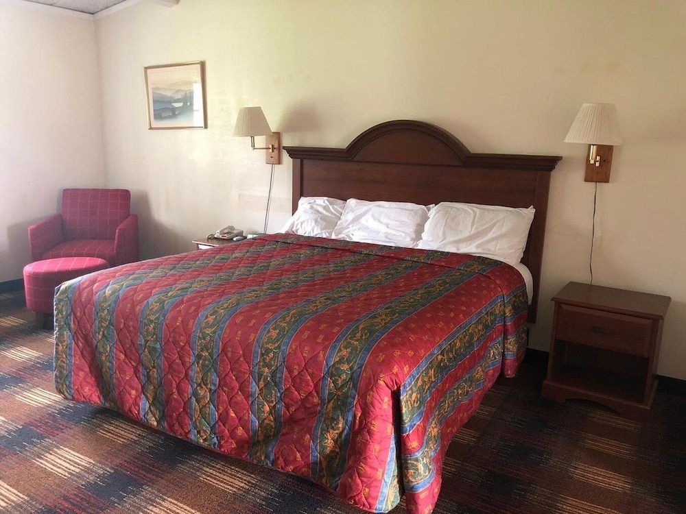 Red Carpet Inn North Syracuse 16/38