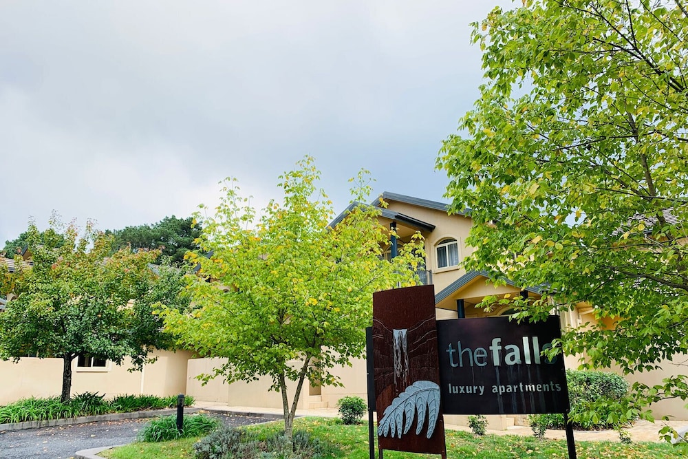 Falls Mountain Retreat 32/35