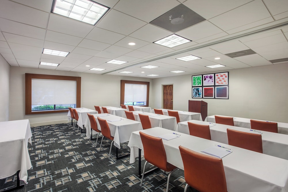 Holiday Inn Express Suites Augusta West Ft Gordon Area 63/69