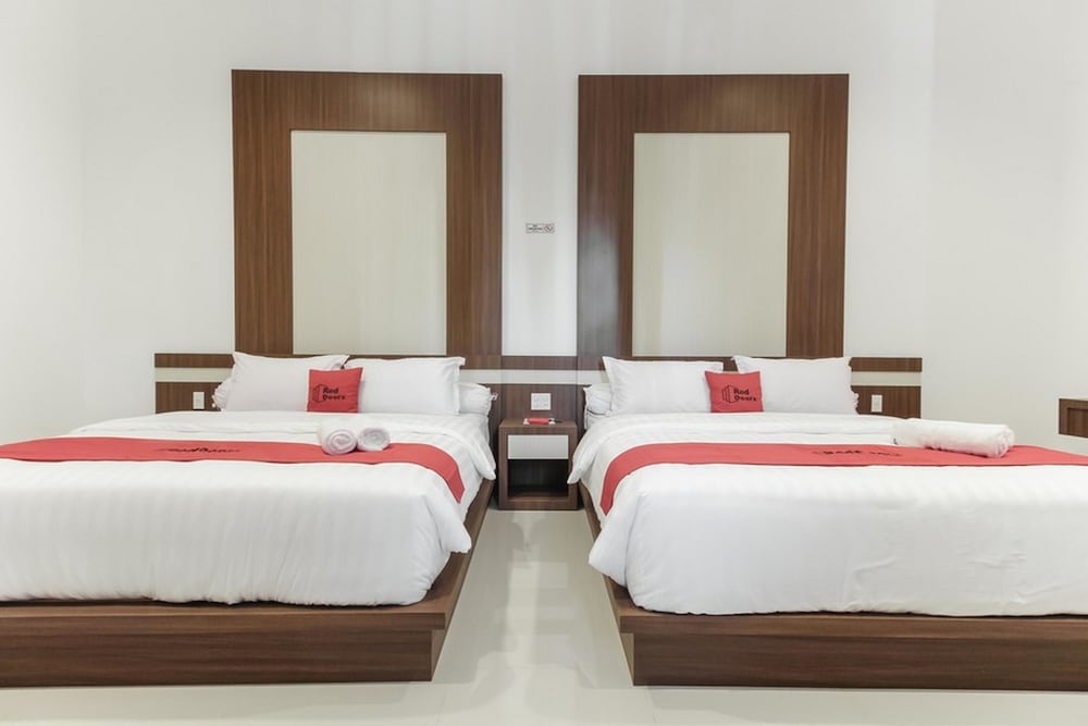 RedDoorz Premium @ Setiabudi Medan 8/22