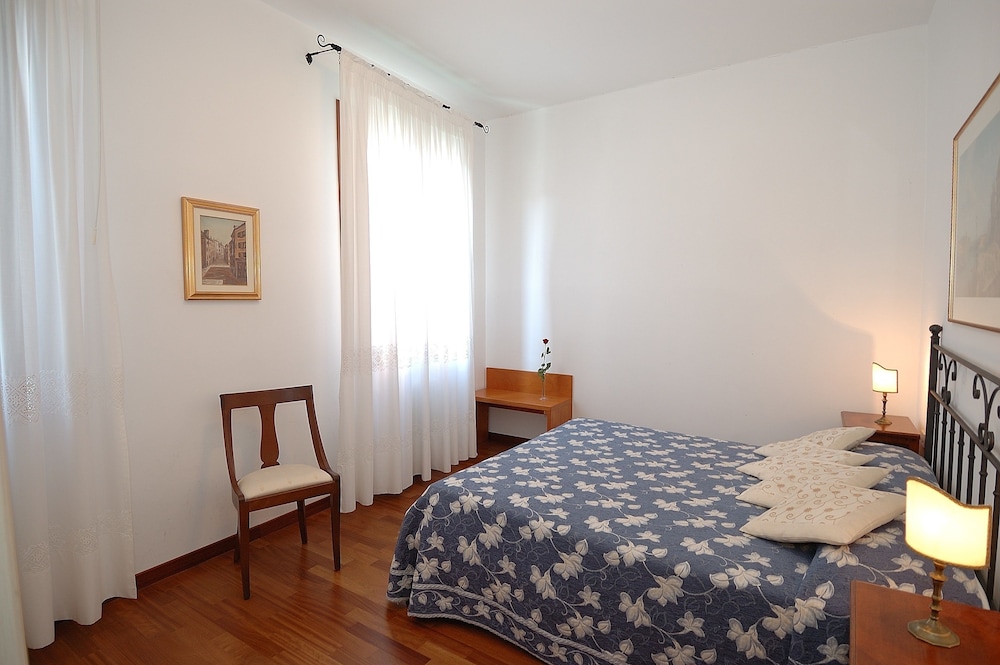 2 BEDROOMS, LUXURY, SUITE, CANAL VIEW