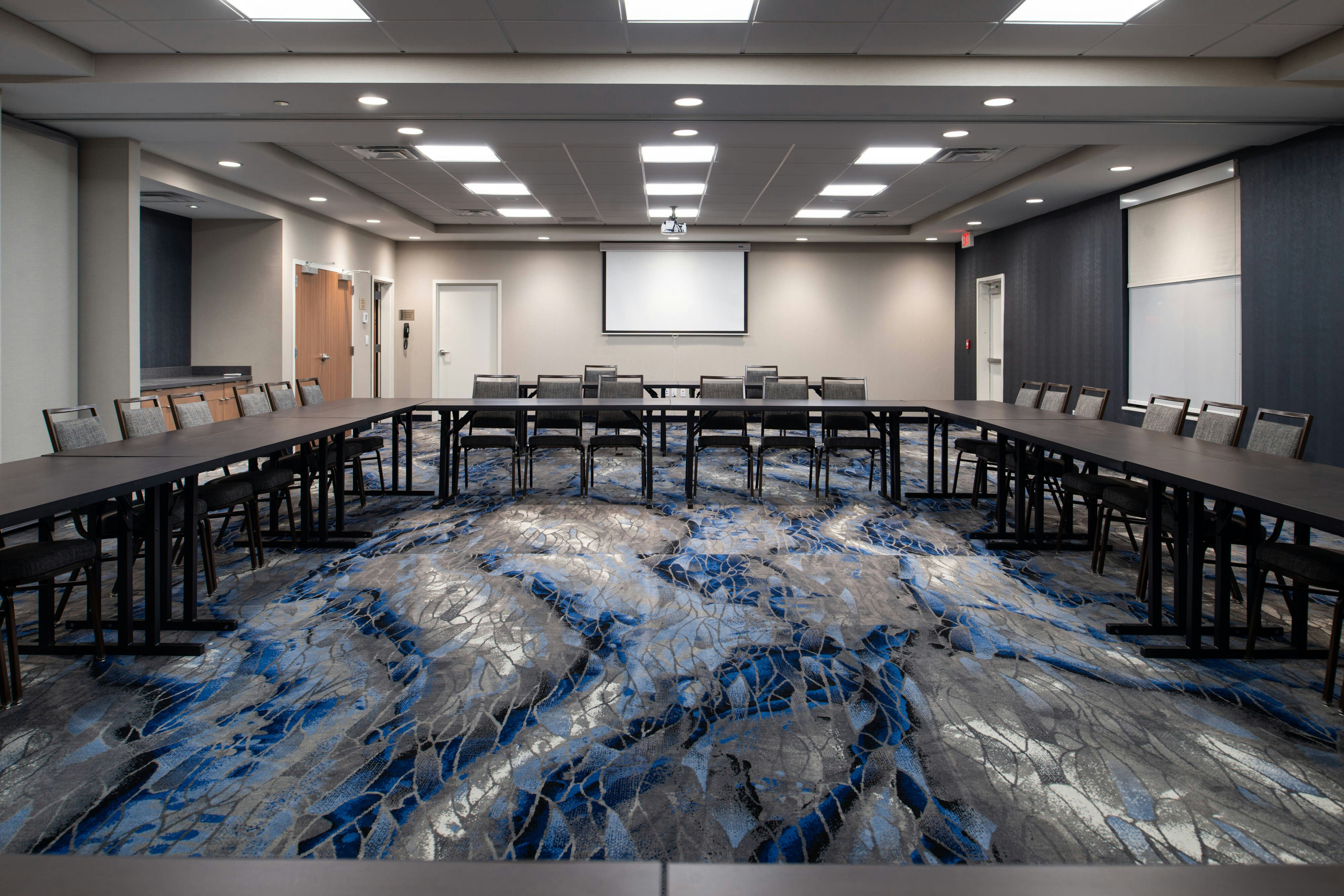 Fairfield Inn And Suites Canton 14/14