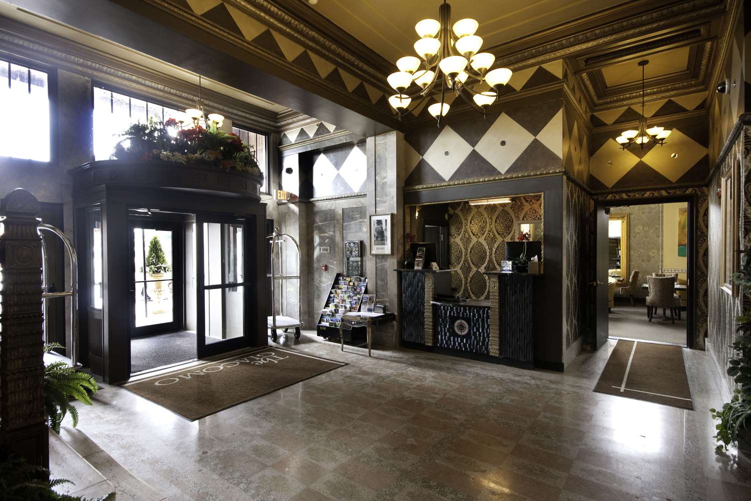 The Giacomo Niagara Falls NY, an Ascend Collection Hotel 2/3