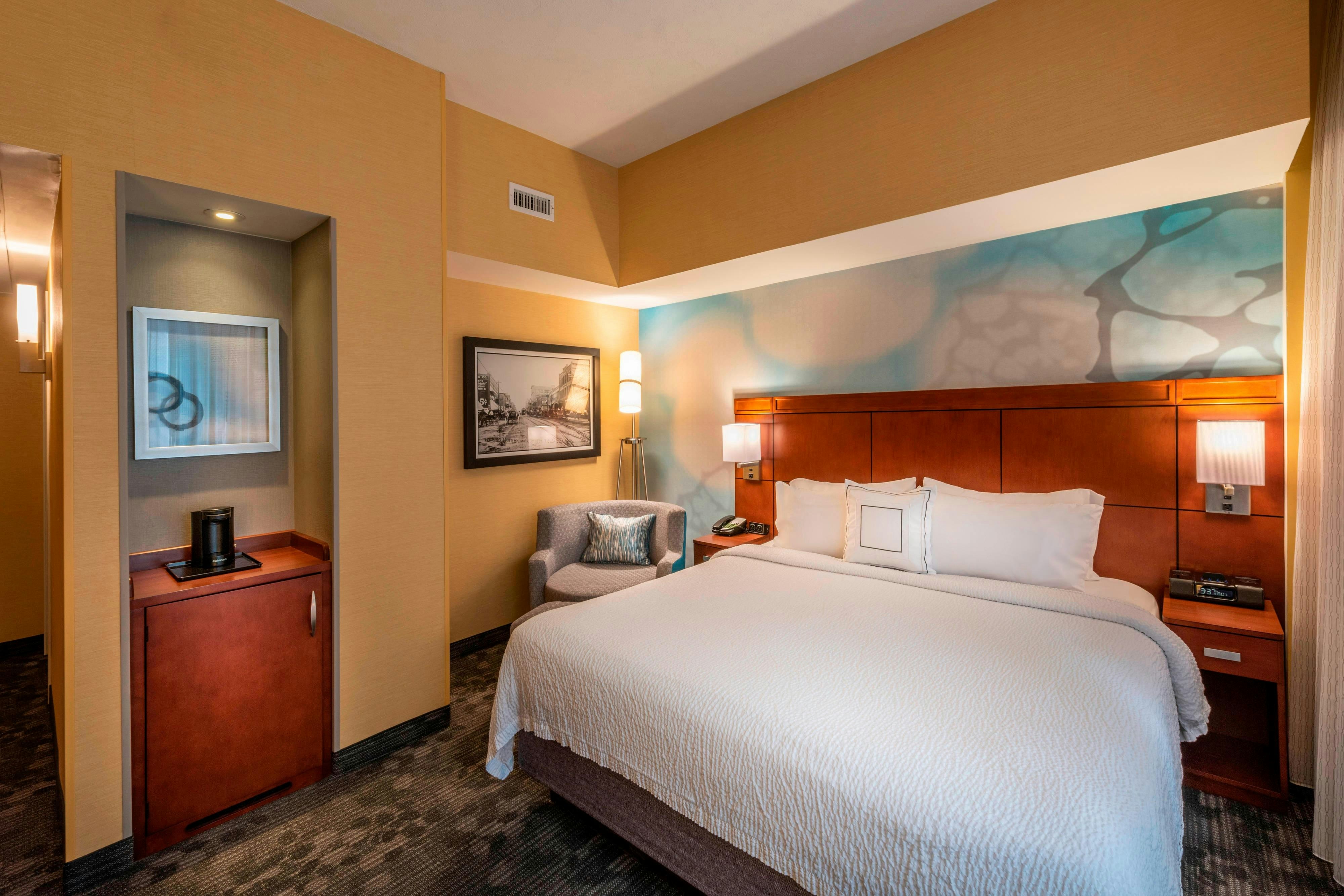 Courtyard By Marriott Tulsa Downtown 3/23