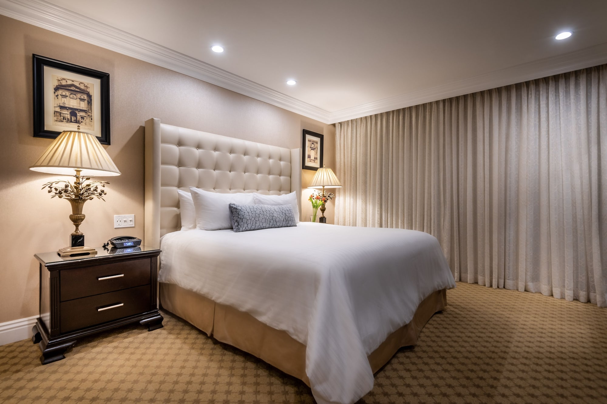 PLAZA, LUXURY, SUITE, KING BED
