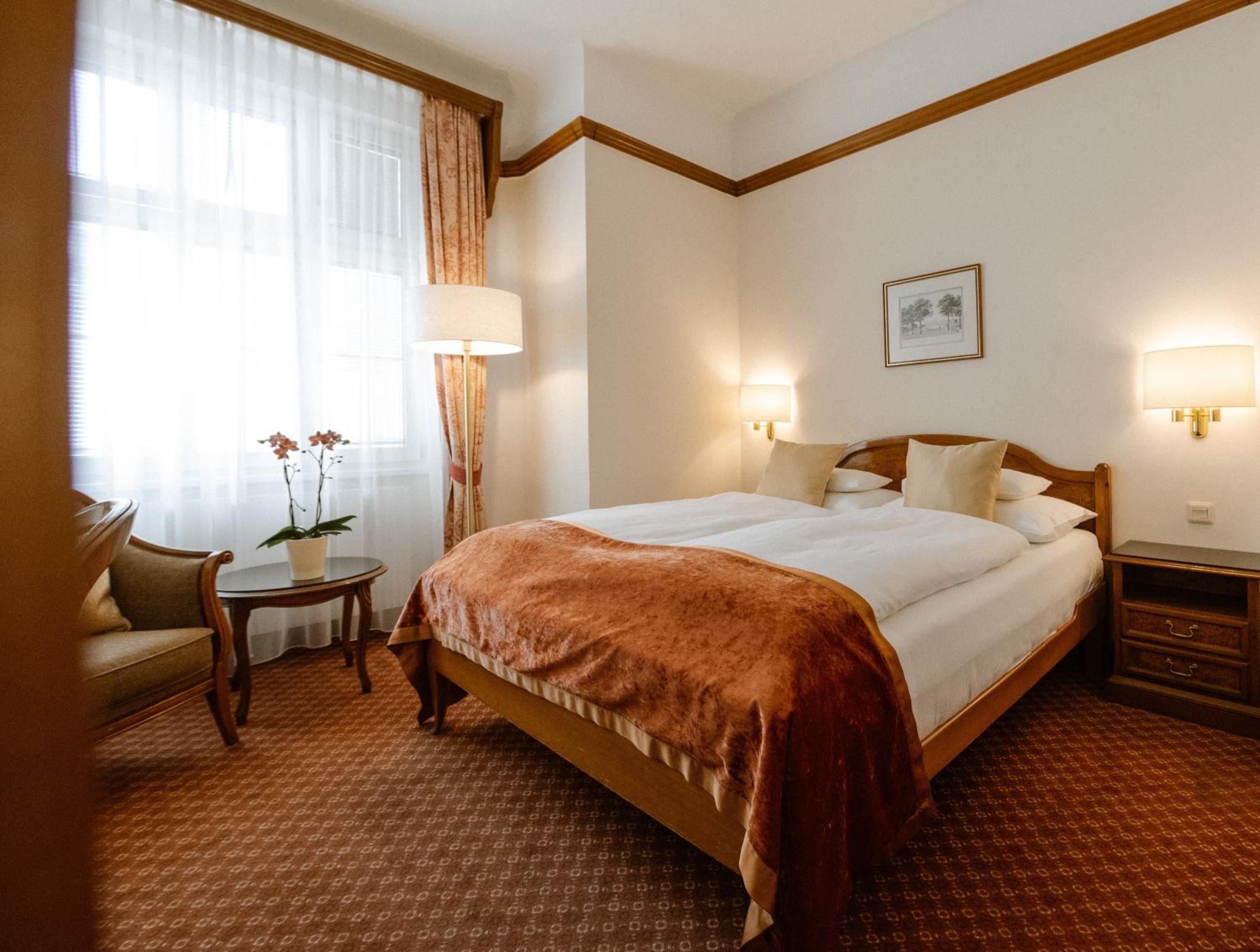 Courtyard, Double Bed