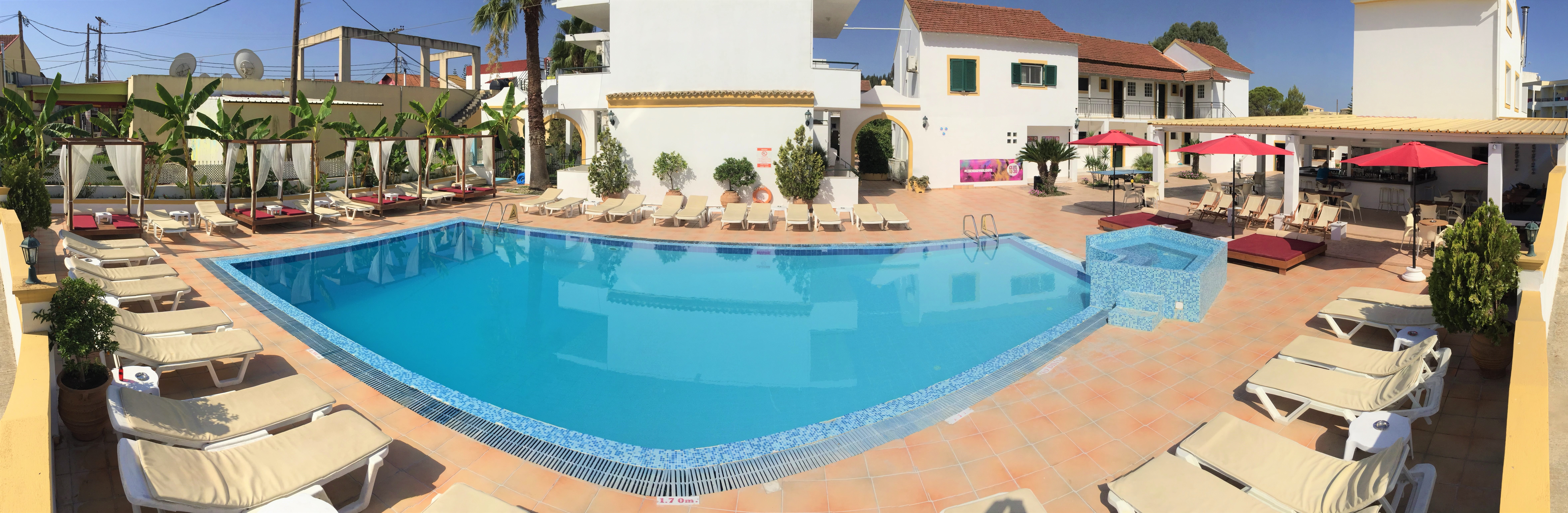 Oasis Beach Club 36/42
