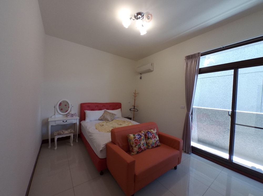 Heyi Homestay 10/25