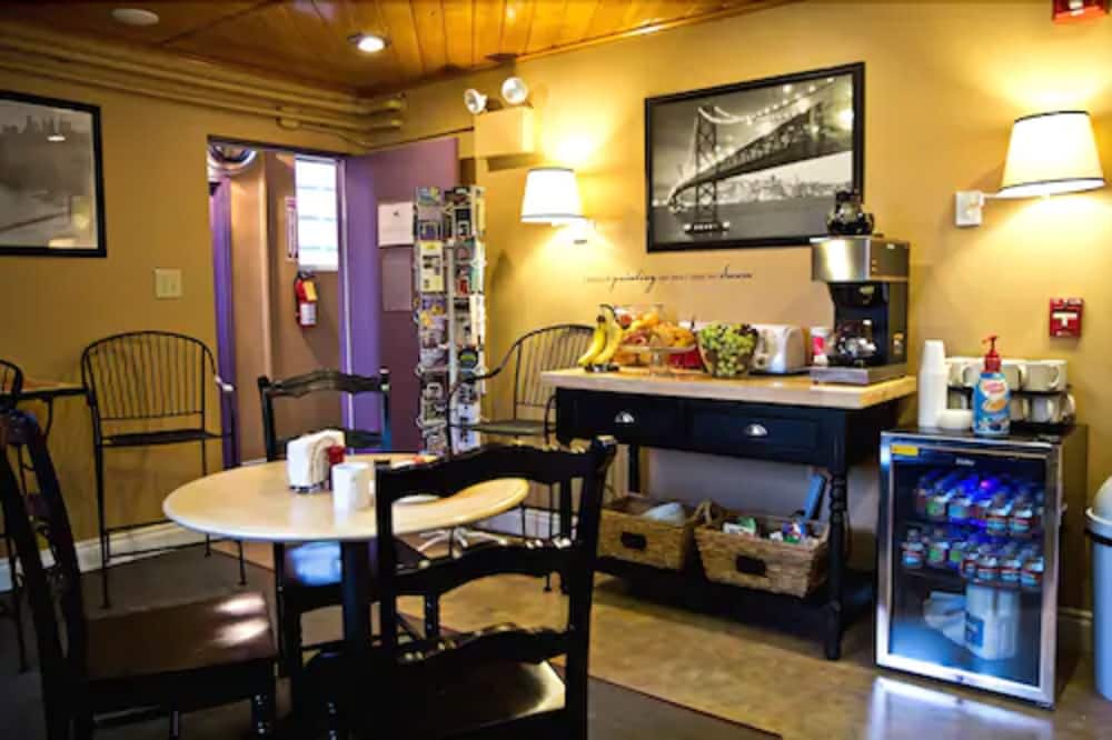 Anchorage Downtown Hotel 24/34