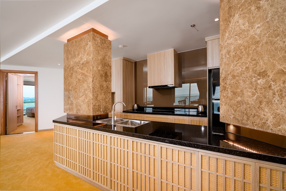 Sala Grand TuyHoa Hotel 4/50