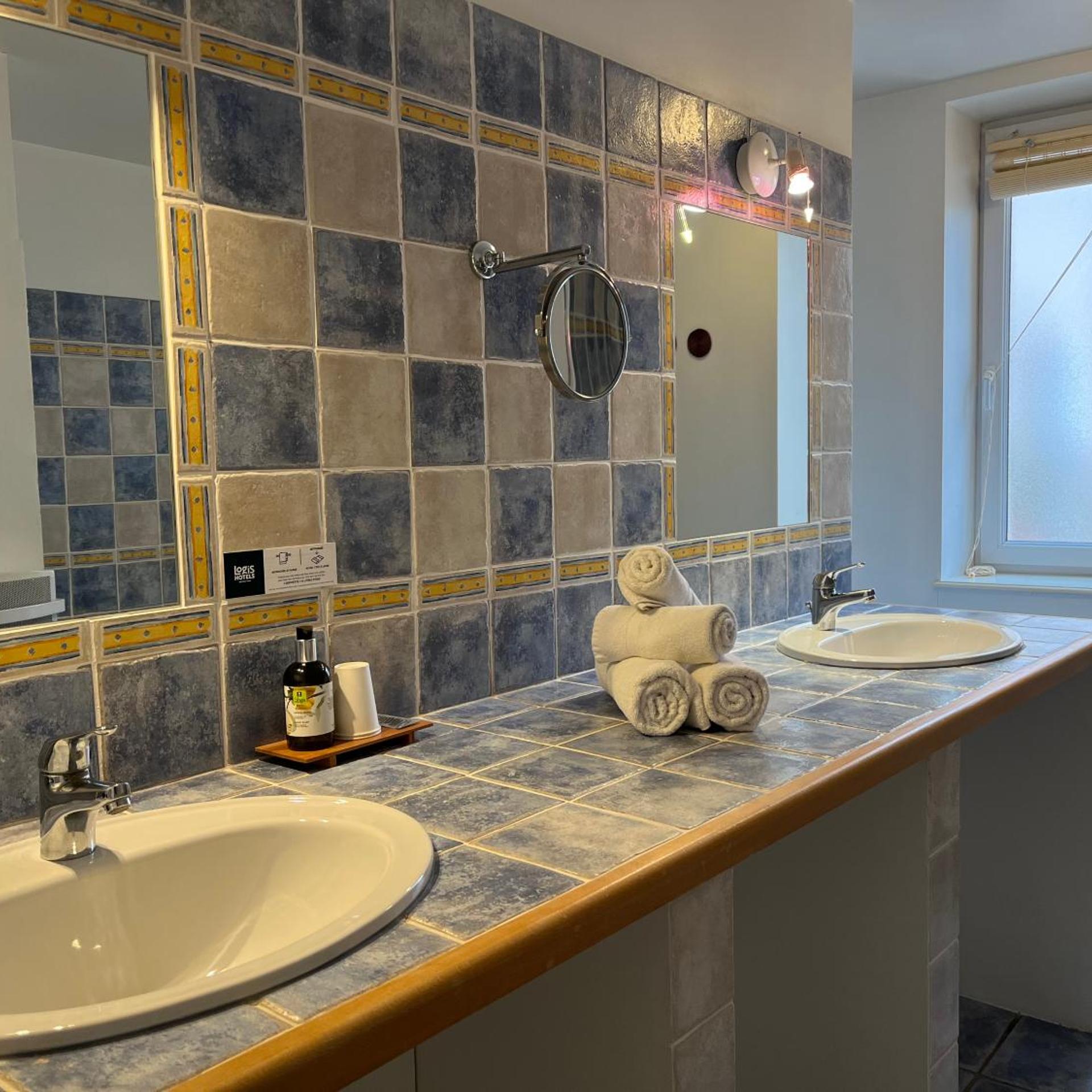 Hotel La Bastide Des Monges 48/50