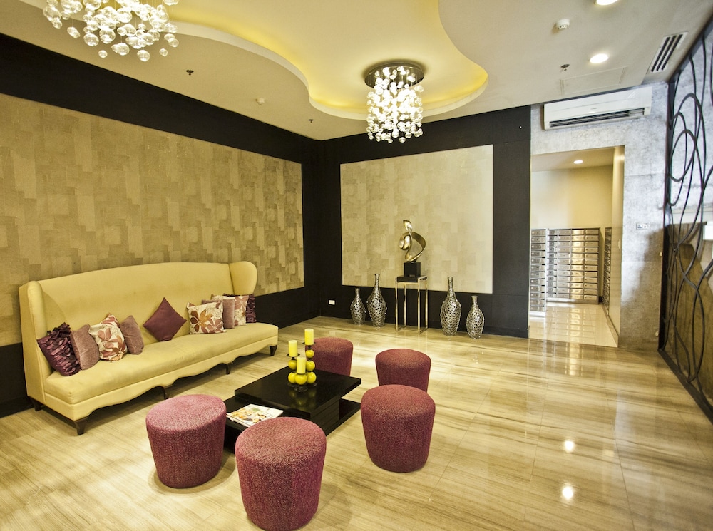 The Exchange Regency Residence Hotel 52/66
