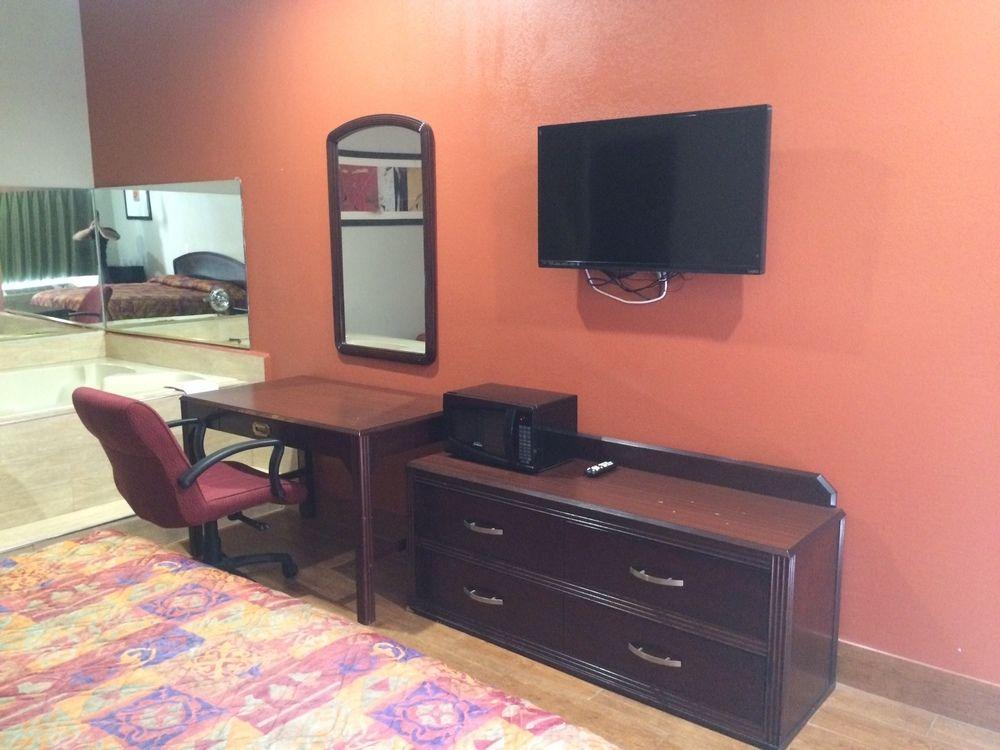 Hyland Motel Long Beach 16/27