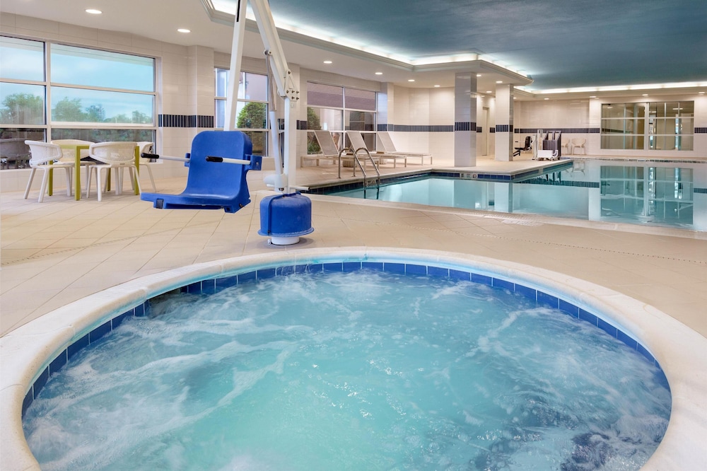 swimming pool spa