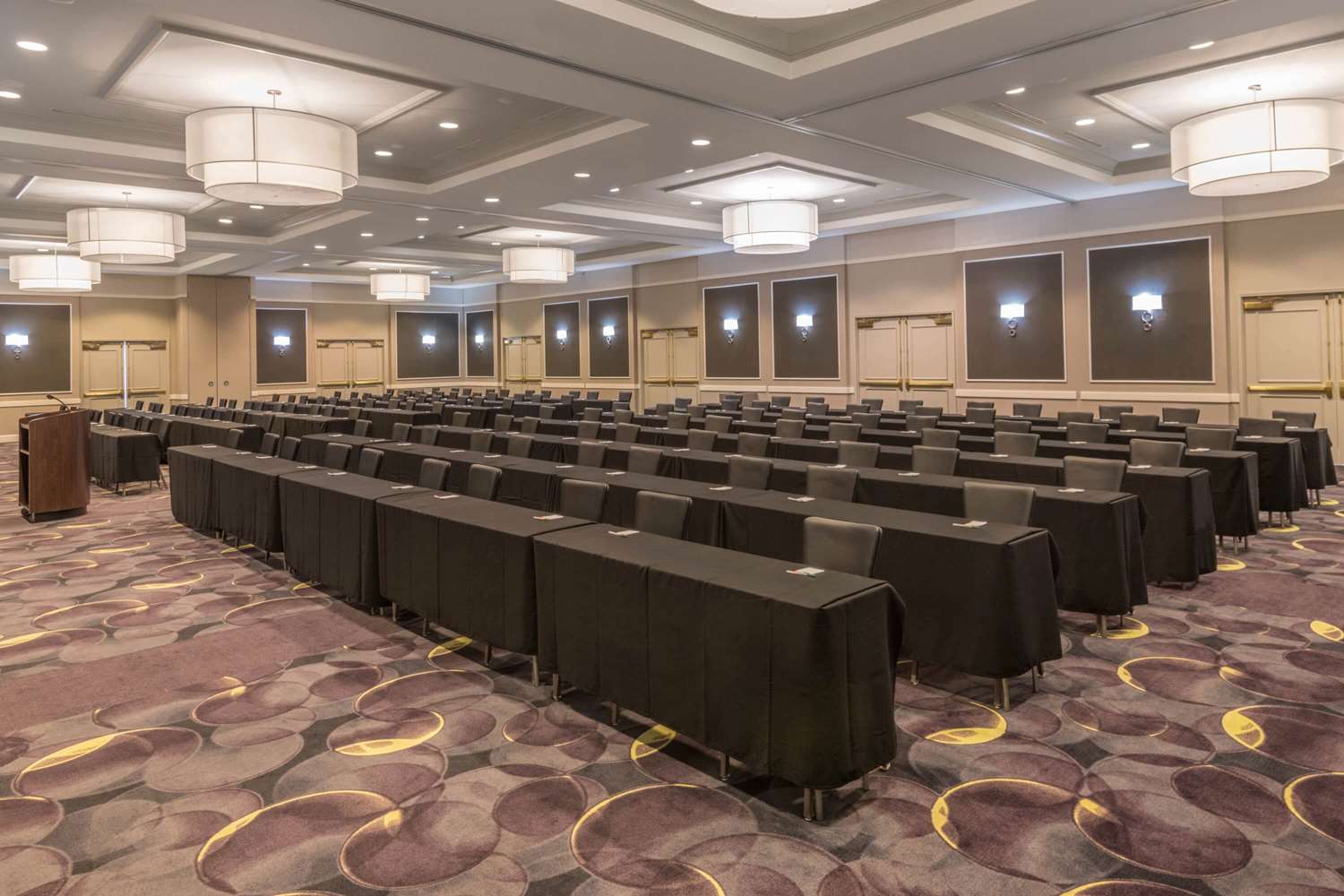 La Quinta Inn & Suites by Wyndham San Antonio Riverwalk 46/53