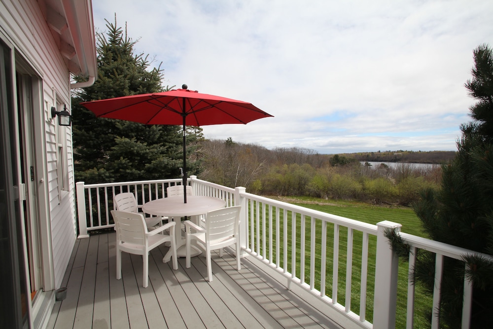 Glen Cove Inn and Suites 4/50