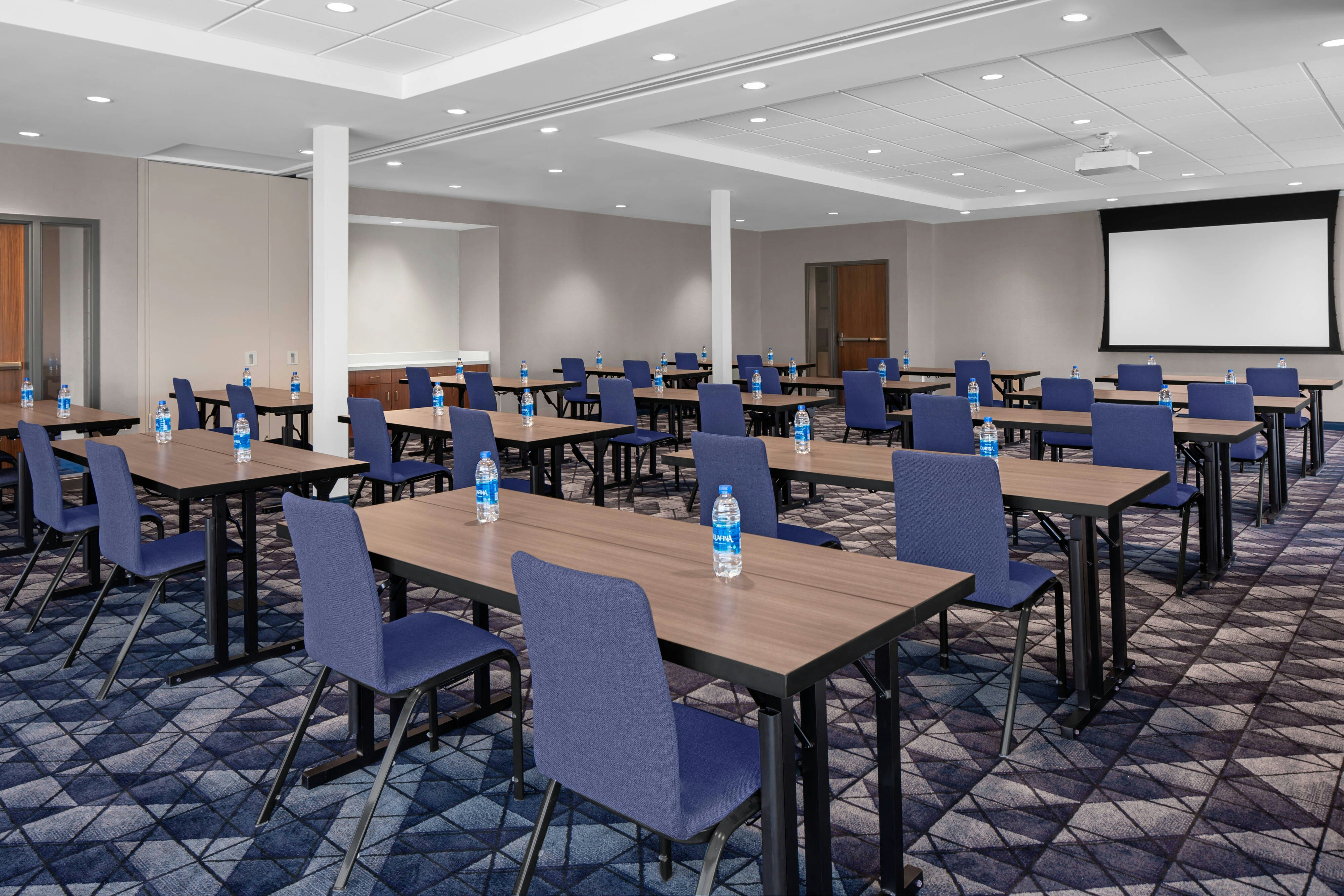 Courtyard by Marriott Lansing Downtown 14/20