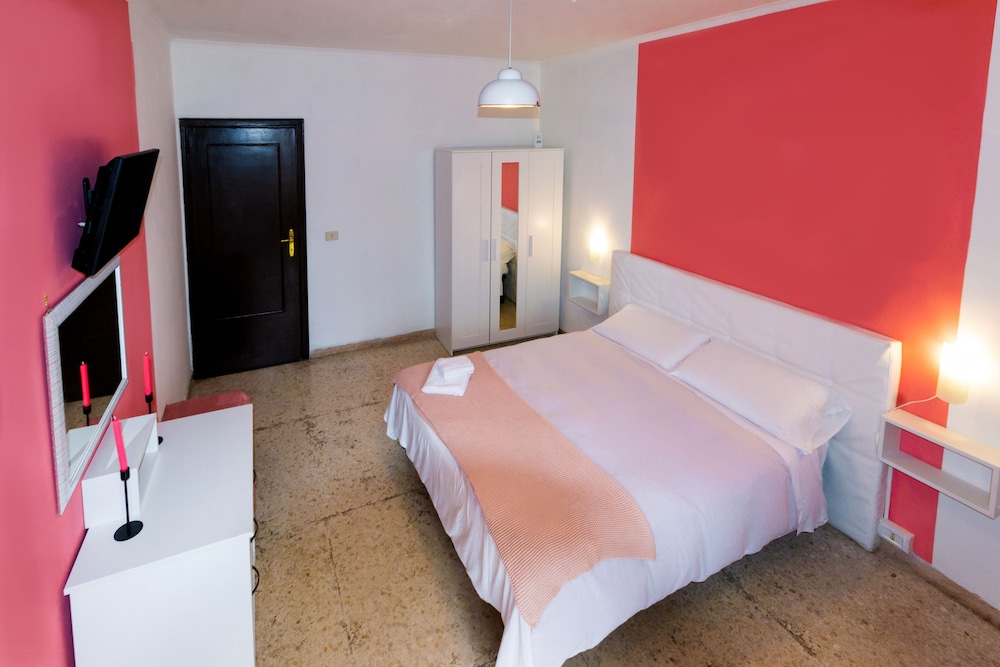 B B Piramide Terrace 24/54