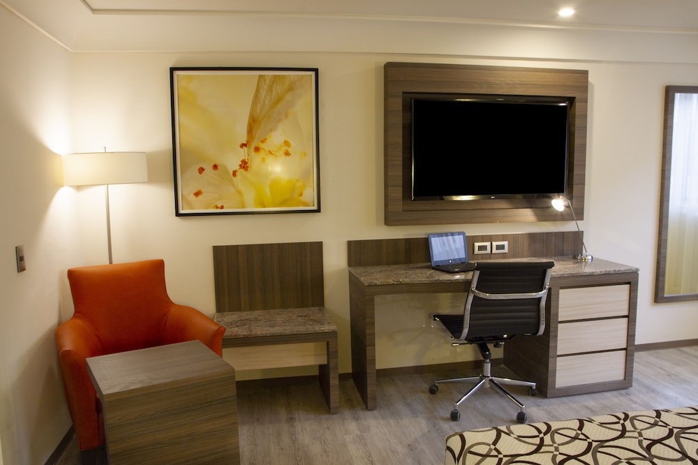 Econo Express Hotel 16/37