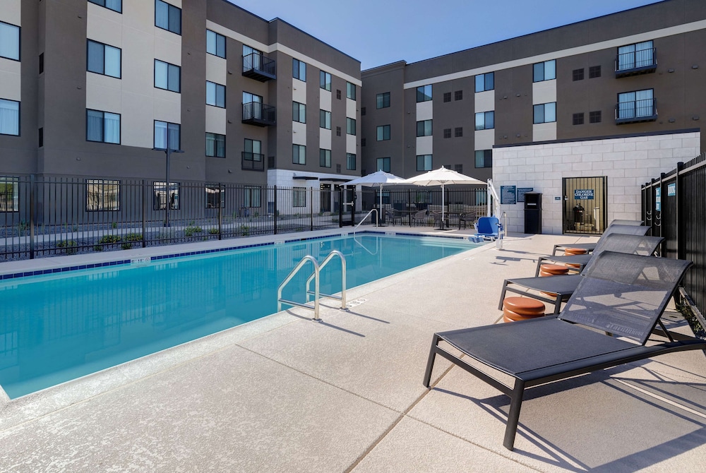 WaterWalk Extended Stay by Wyndham Huntsville 41/50