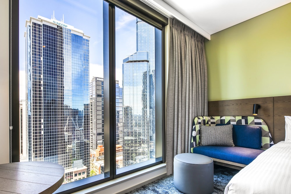 Holiday Inn Express Melbourne Little Collins 46/74