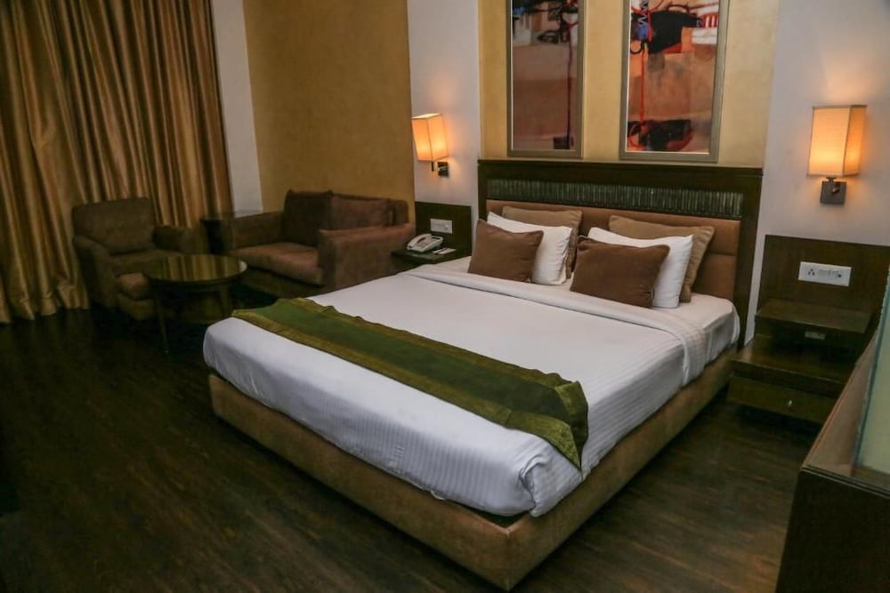 Hotel Western Court Panchkula 21/50