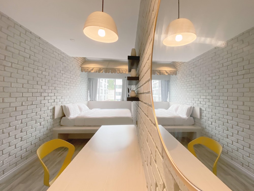 The Atelier Boutique Hotel 49/50
