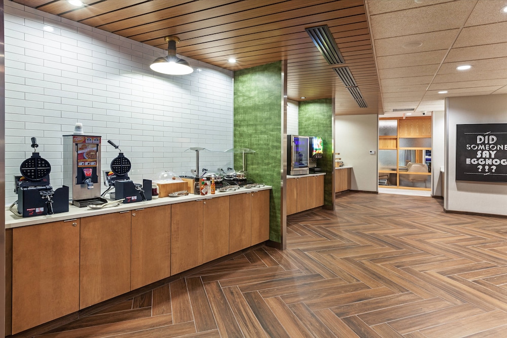Fairfield Inn & Suites By Marriott Tulsa Catoosa 6/40