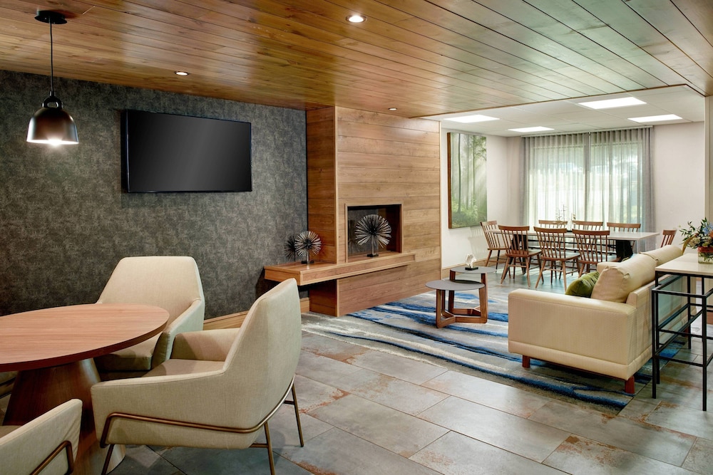 Fairfield Inn Suites By Marriott Asheville South Biltmore 14/19