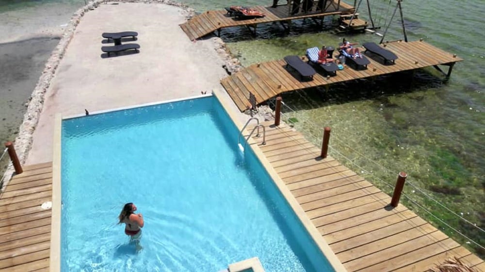 Lina Point Belize Overwater Resort 45/78