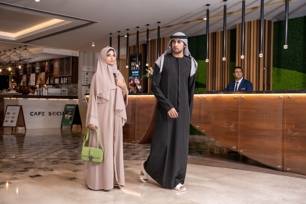 Lobby at Mercure Dubai Barsha Heights Hotel Suites and Apartments, DUBAI