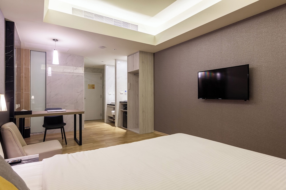 F Hotel Luzhou Taipei 16/47