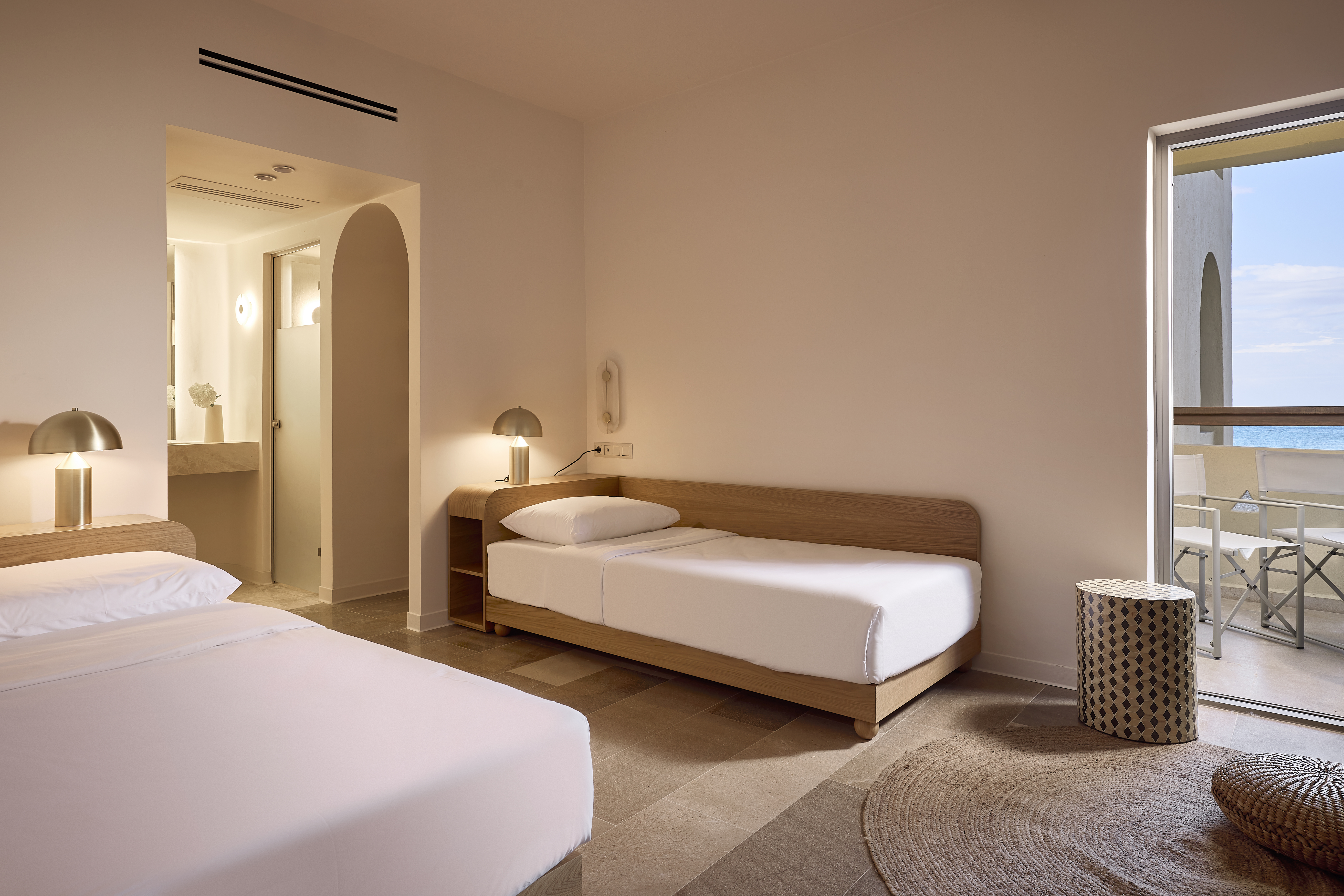 2 Bedrooms, Family Suite, Ythica