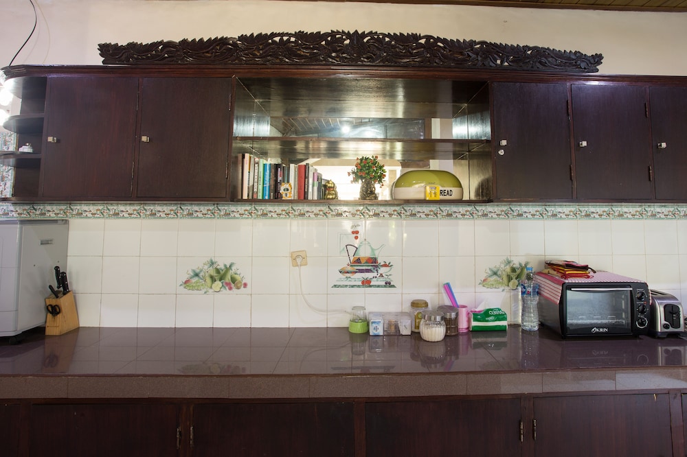 Blanjong Home Stay 42/48
