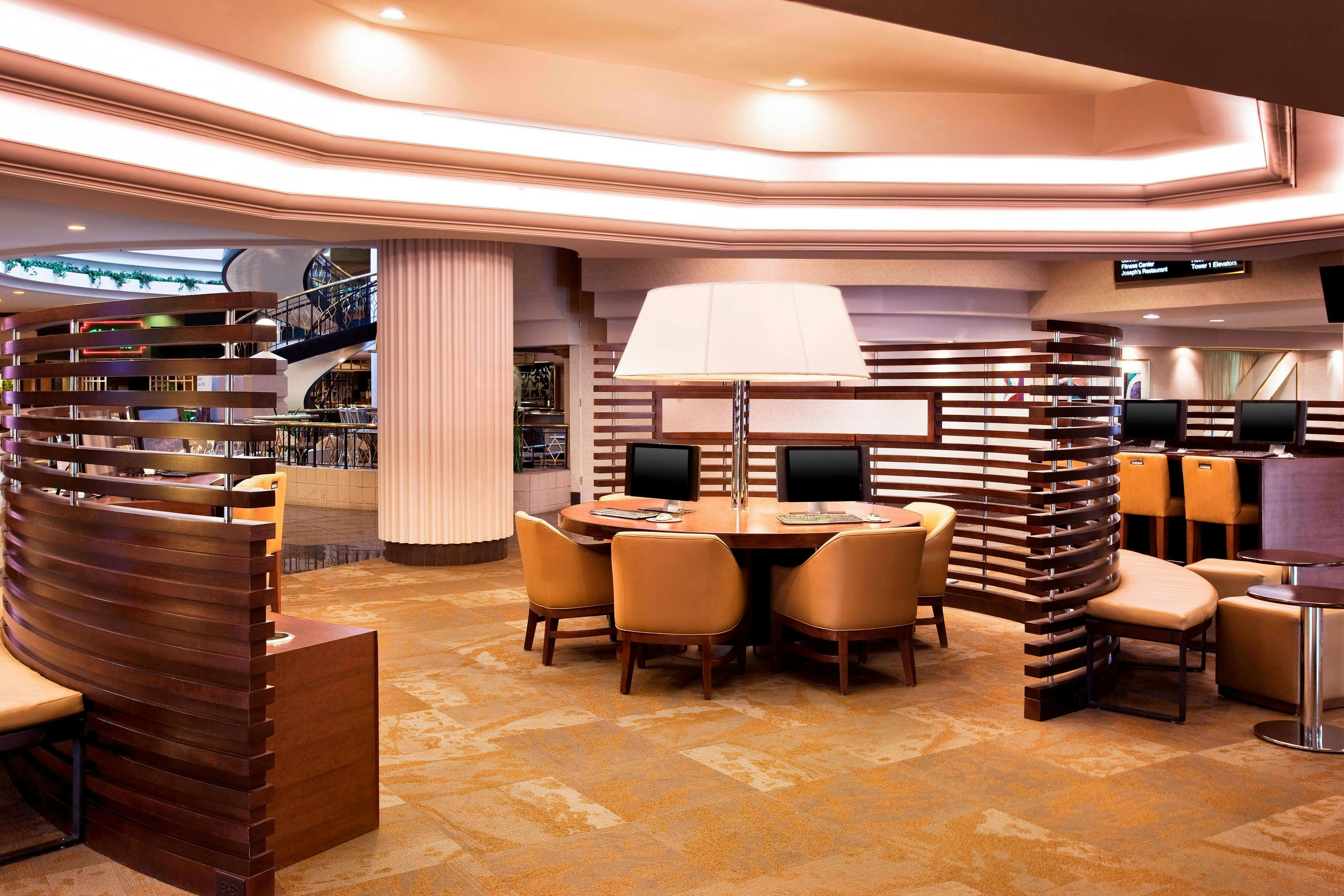 Sheraton Greensboro At Four Seasons 22/24