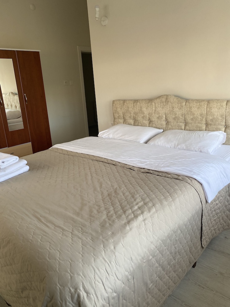 Family Cave Suites Hotel 5/50