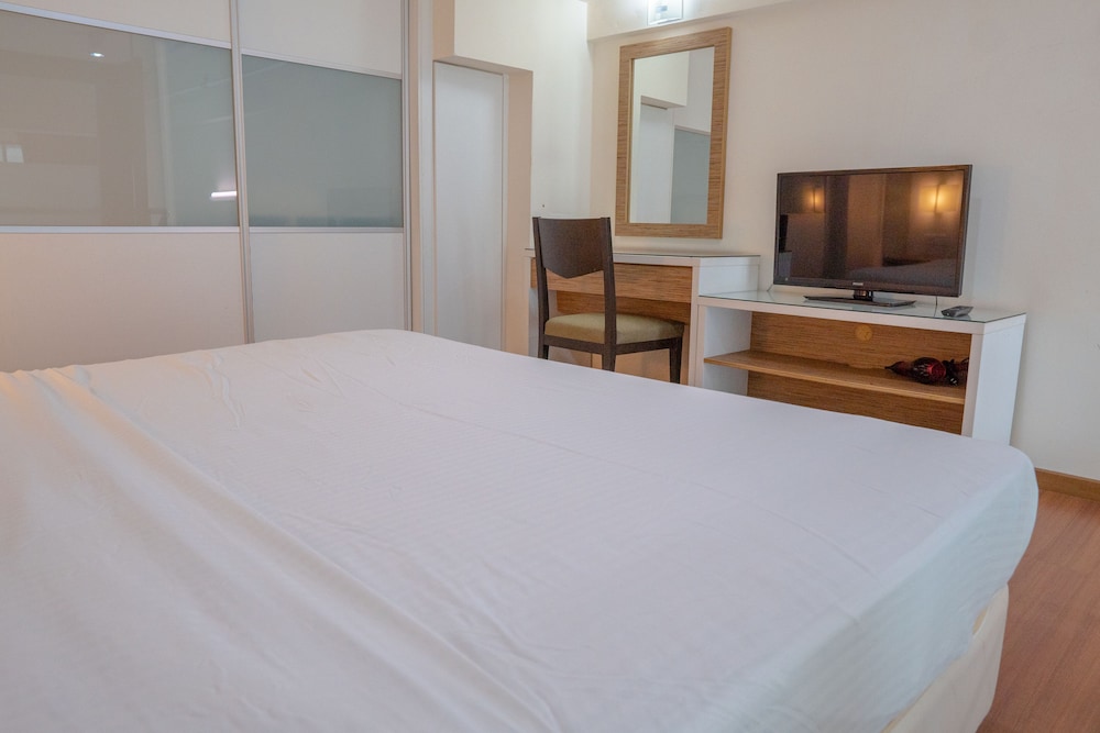The Ceo Executive Office Suites 10/47