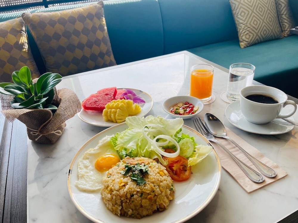 Indochina Hotel 35/50