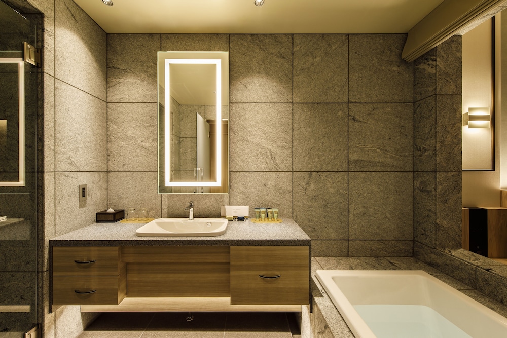 Biwako Hotel 47/50