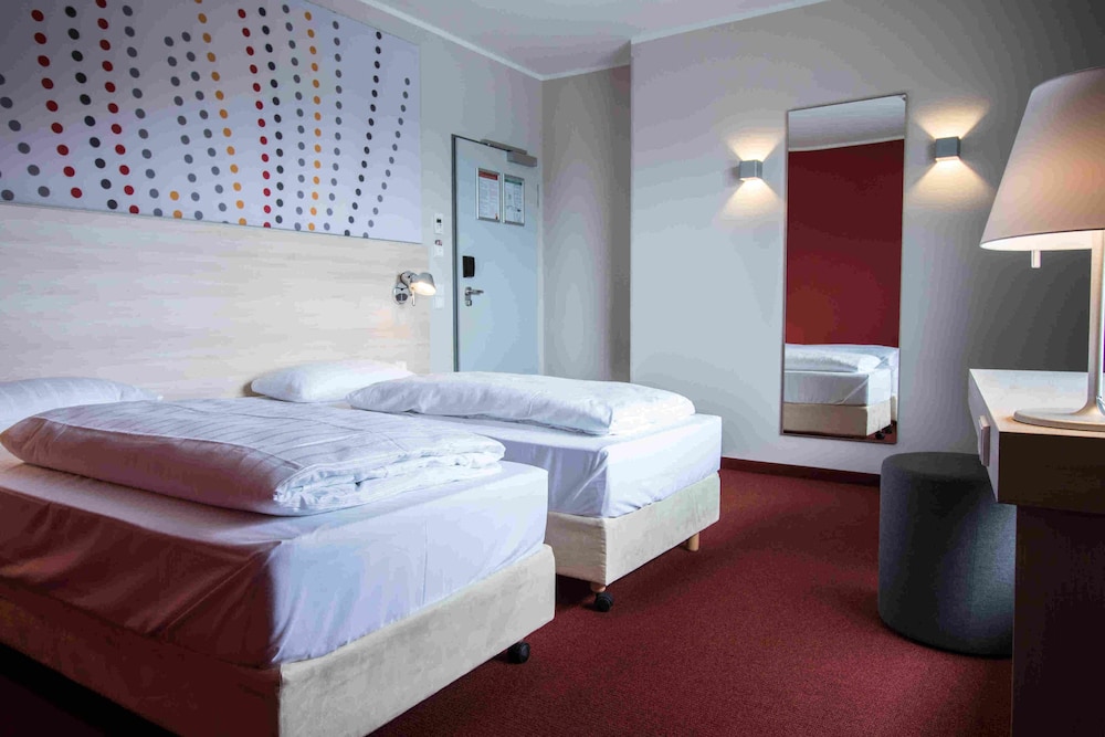 SERWAYS HOTEL BRUCHSAL WEST 28/54