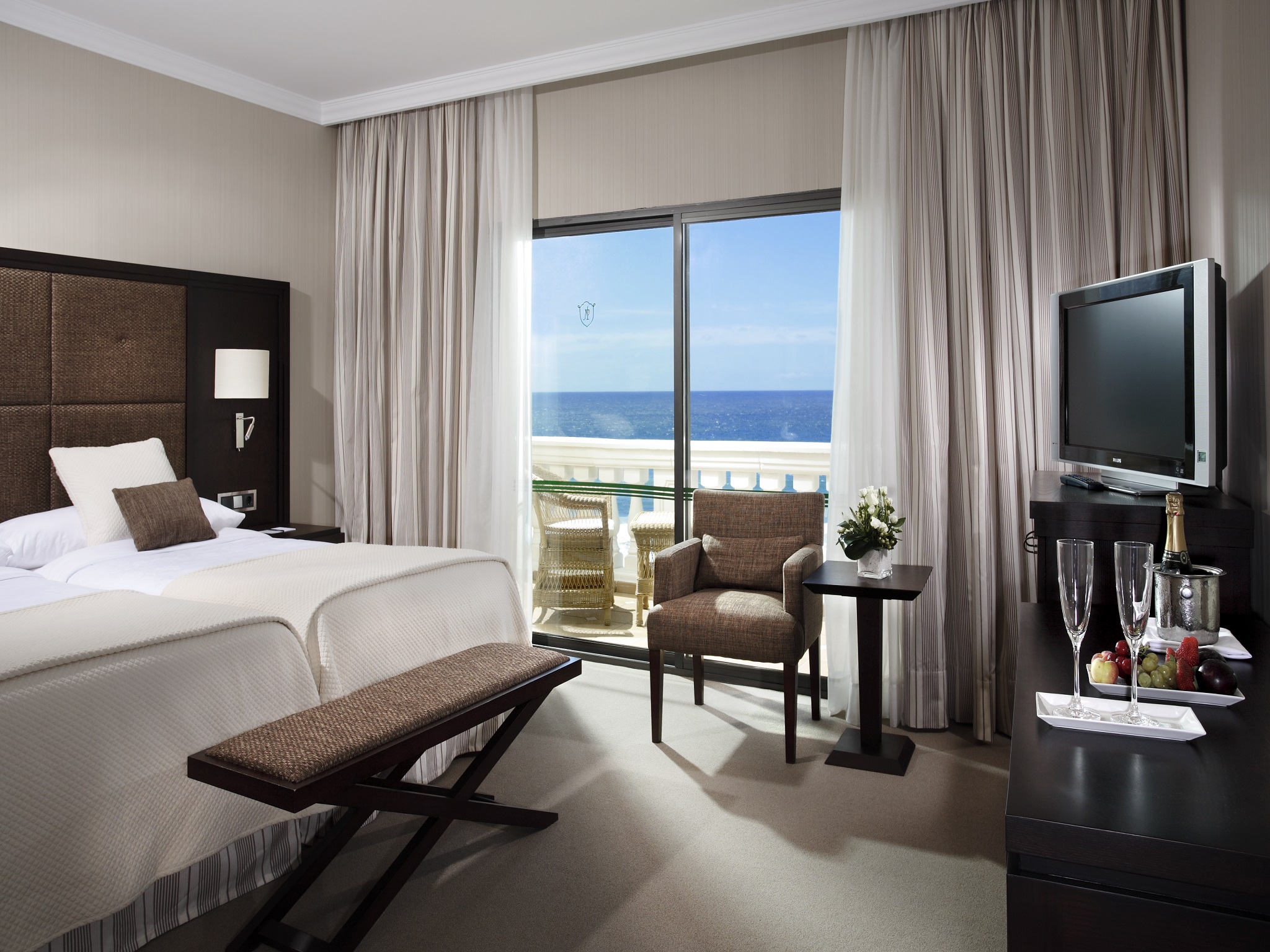 PREMIUM, SEA VIEW