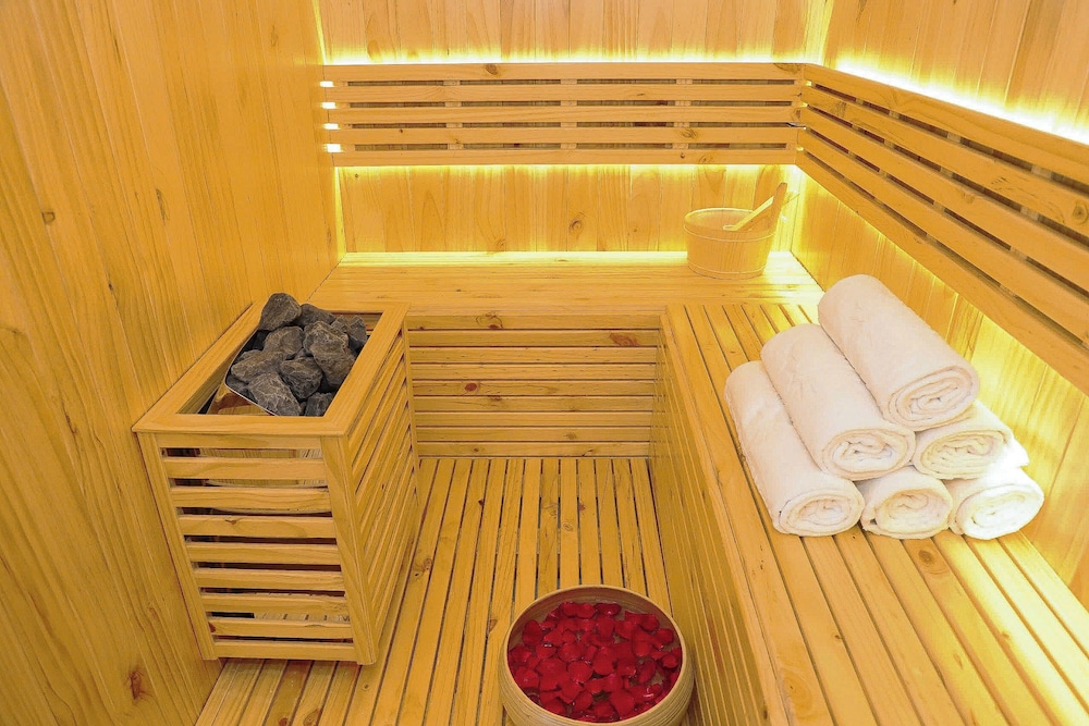 Golden Lotus Luxury Hotel Da Nang 21/50